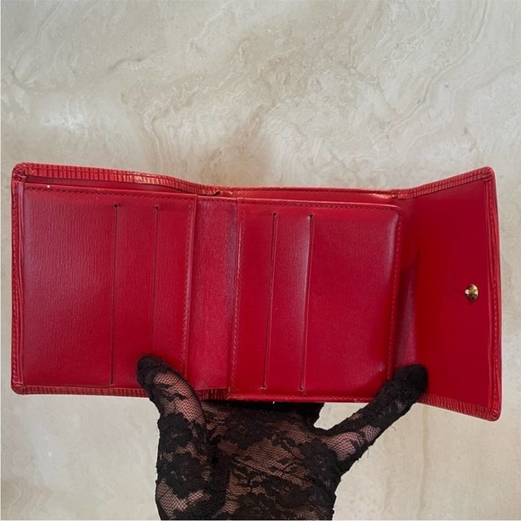 Red Leather Epi Louis Vuitton Wallet - Picture 3 of 7